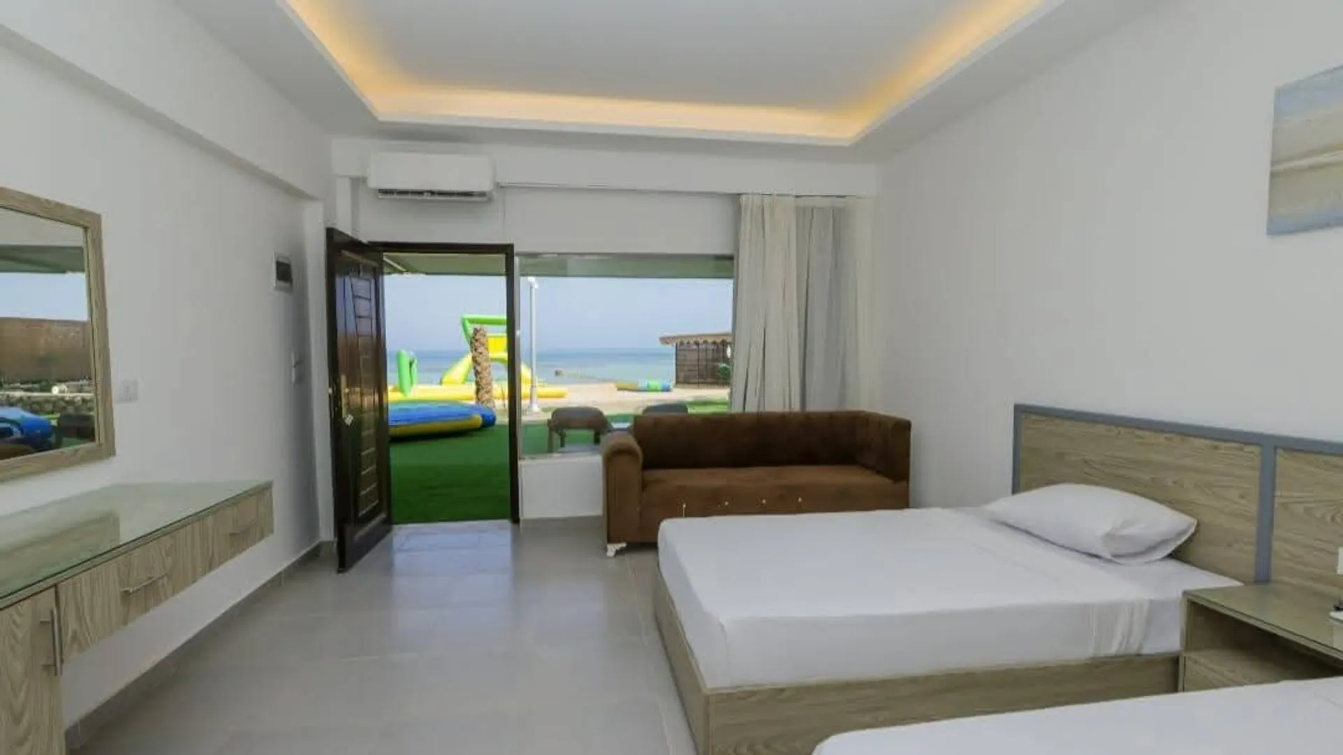 Aquatic Village Hotel