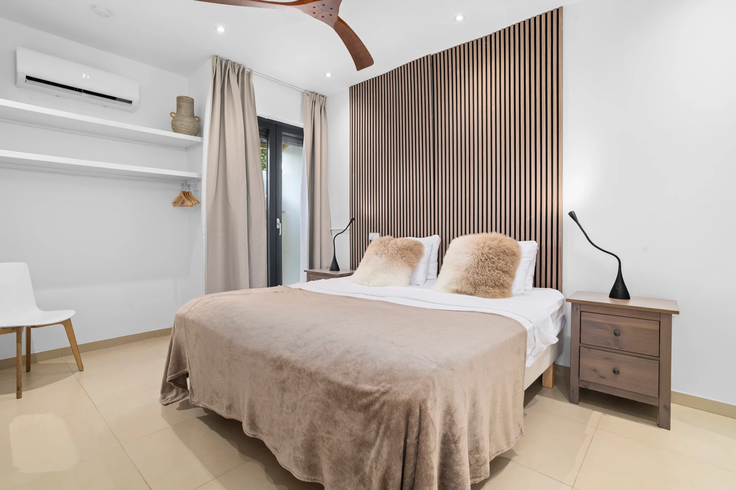 caren paradise -true media culture-01.jpg