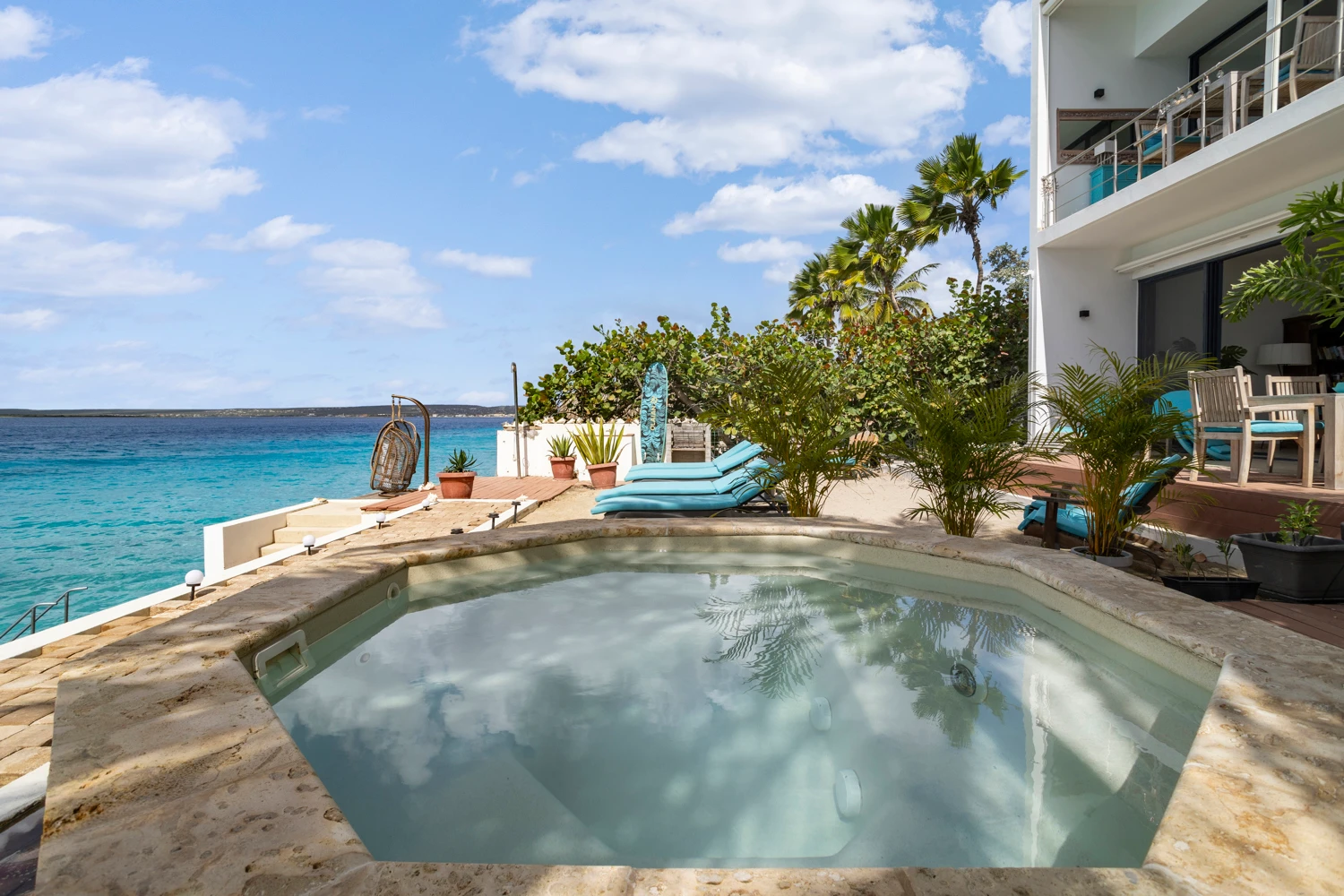 caren paradise -true media culture-01.jpg